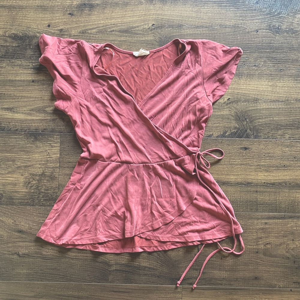 Cute v neck blouse